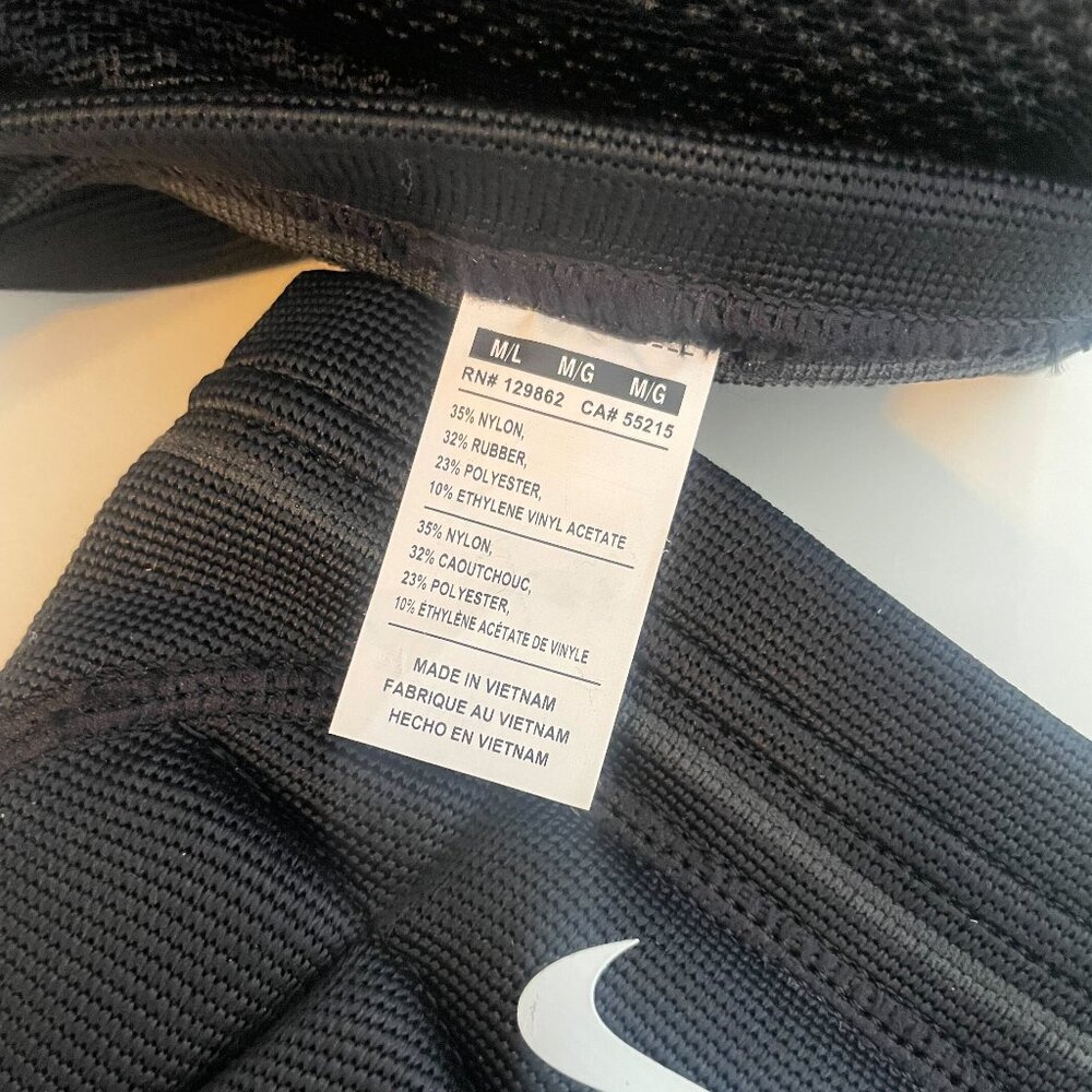Nike Vapor Elite Pro Volleyball Knee Pads - Unisex (M/L, BLACK) - Picture 2 of 2